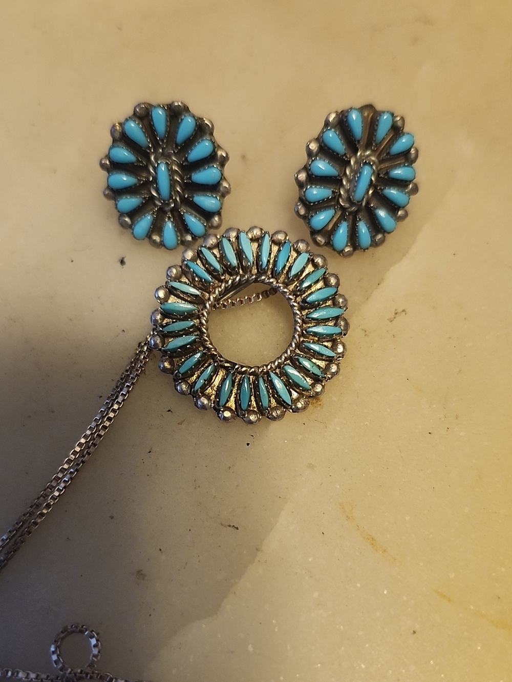 Sterling Silver Zuni Turquoise Needle Point Pendant Sterling Chain & Earrings